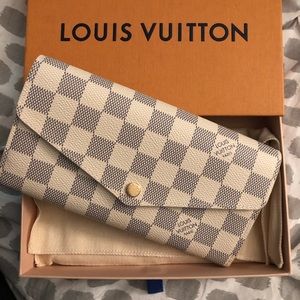 [SOLD OFFLINE] Louis Vuitton Sarah Wallet